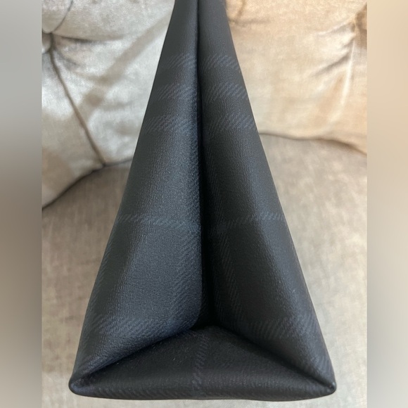 Authentic Burberry Mini Handbag - EUC - Picture 4 of 11